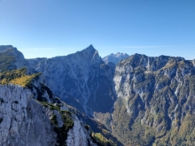 Ojstrica, v ozadju Planjava in Brana